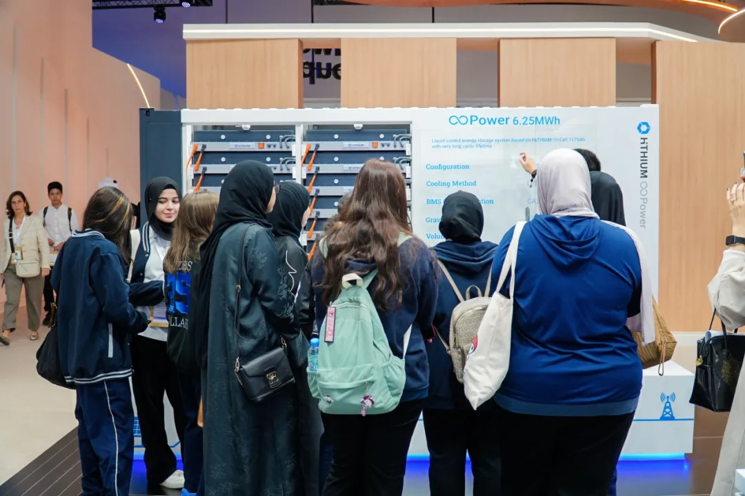 During the exhibition, HiTHIUM showcased Desert Eagle I, its first energy storage solutions dedicated to desert applications.