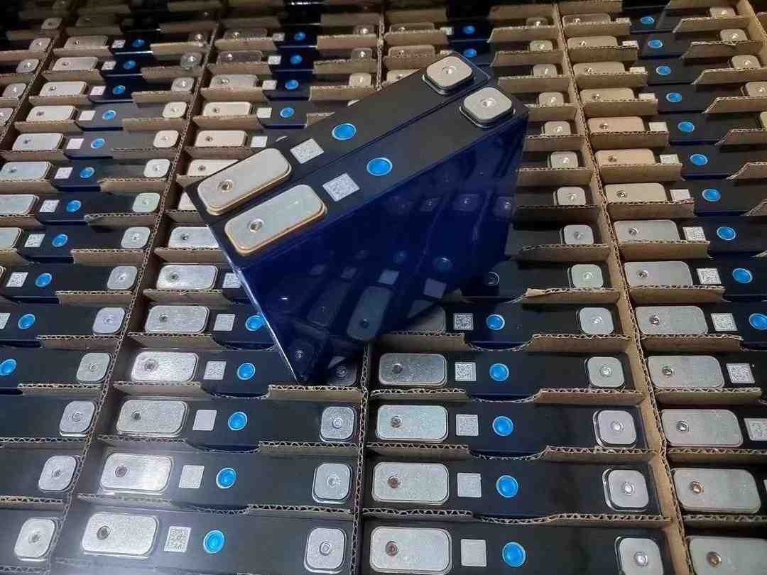 Differences Between Power Battery and Energy Storage Battery