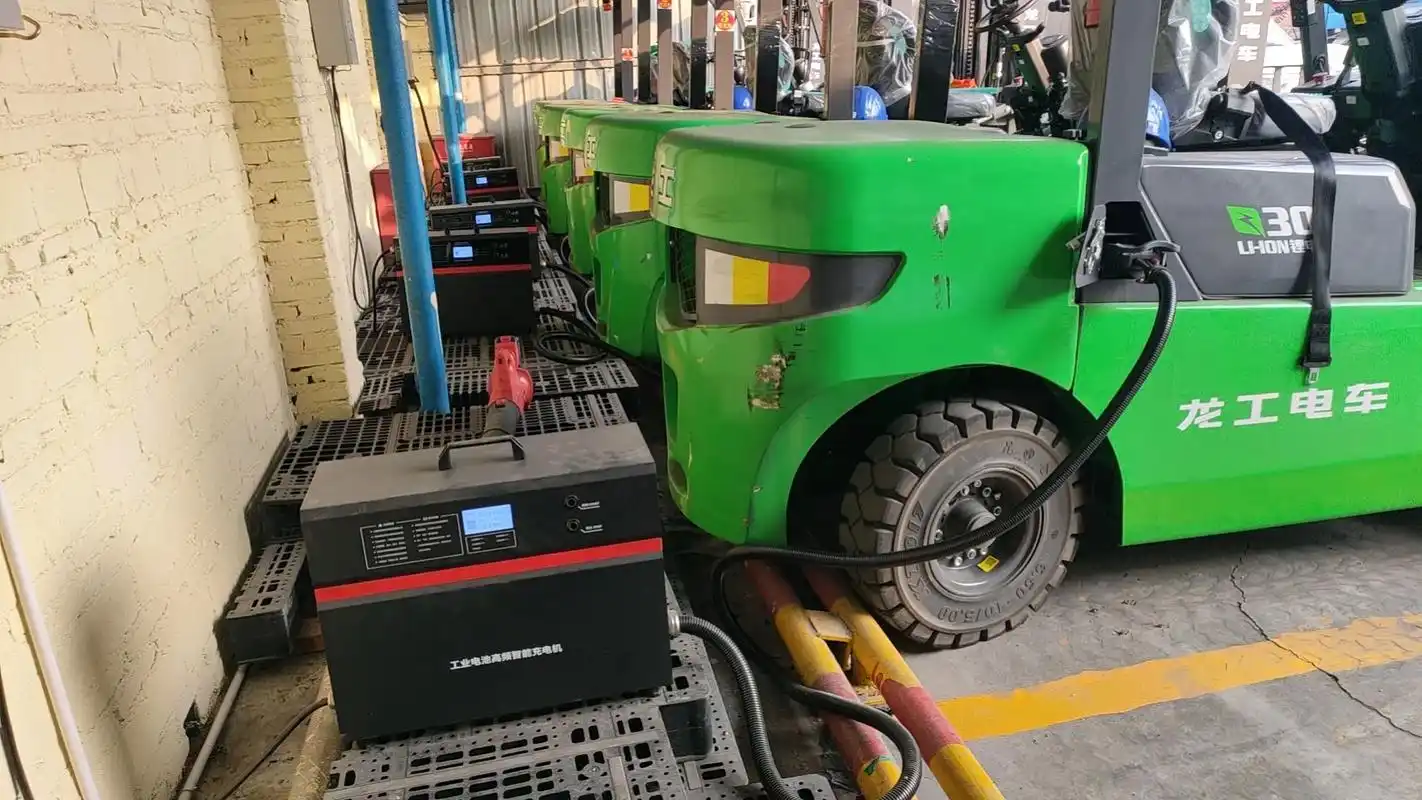 The Benefits of LiFePO4 Batteries for Forklifts