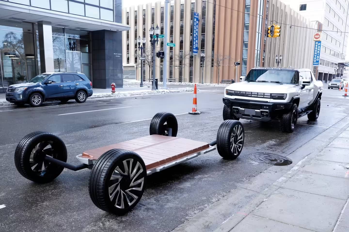 General Motors Abandons Ultium Battery Brand, Shifts to LiFePO4