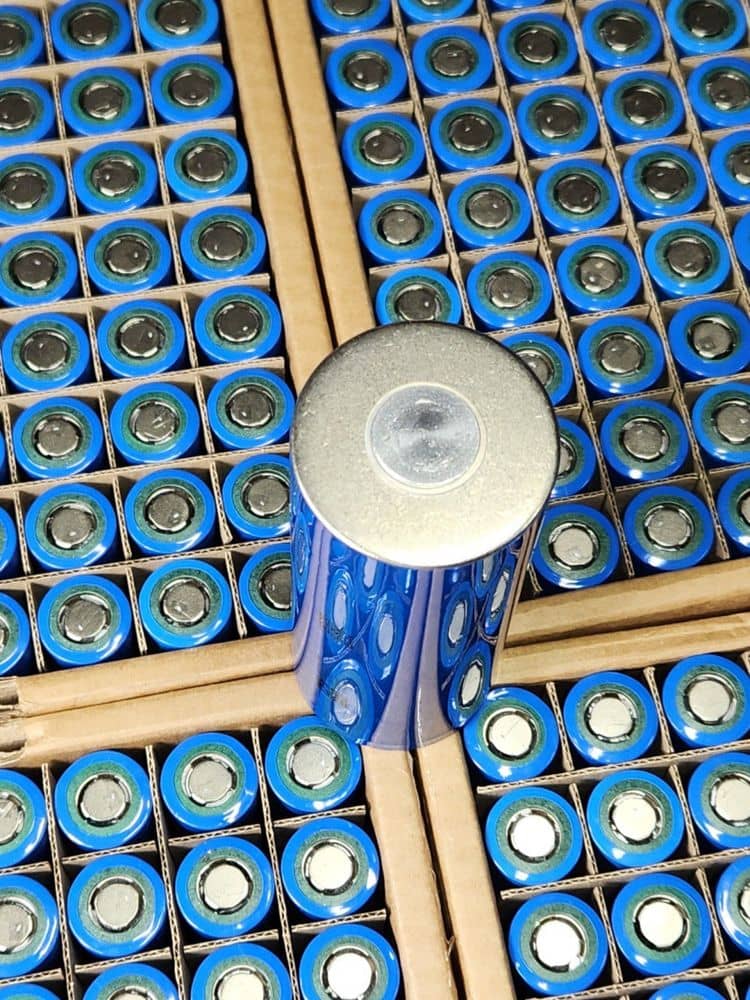 EVE 46120 3.65V 42ah lithium ion NMC Power Battery Cell For BMW