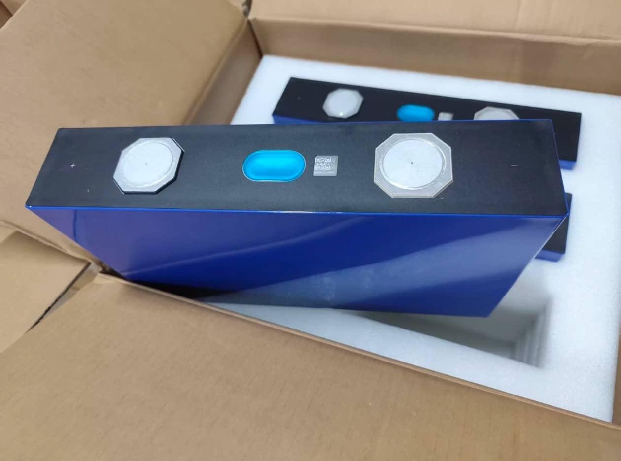 3.2V LiFePO4 Battery: Complete Guide — Specs, Types, Applications (2026)