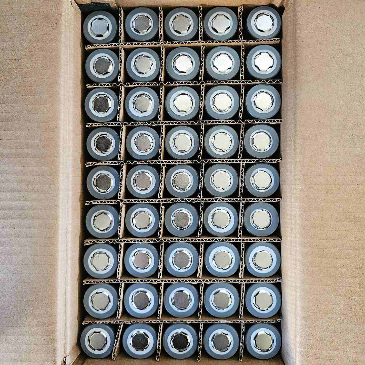 LMFP 33140 3.6V 15Ah Lithium ion Battery Cell
