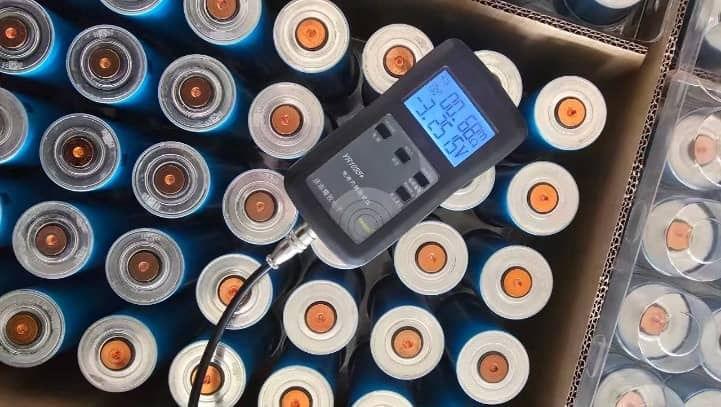 CALB LiFePO4 46135 3.2V 26Ah Cylindrical Battery Cell