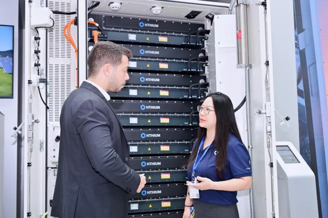 The smarter E Europe 2026: HiTHIUM Launches Next-Generation ∞Power 1022kWh Energy Storage Cabinet